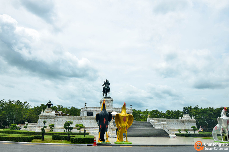 อนุสาวรีย์สมเด็จพระนเรศวรมหาราช_1
