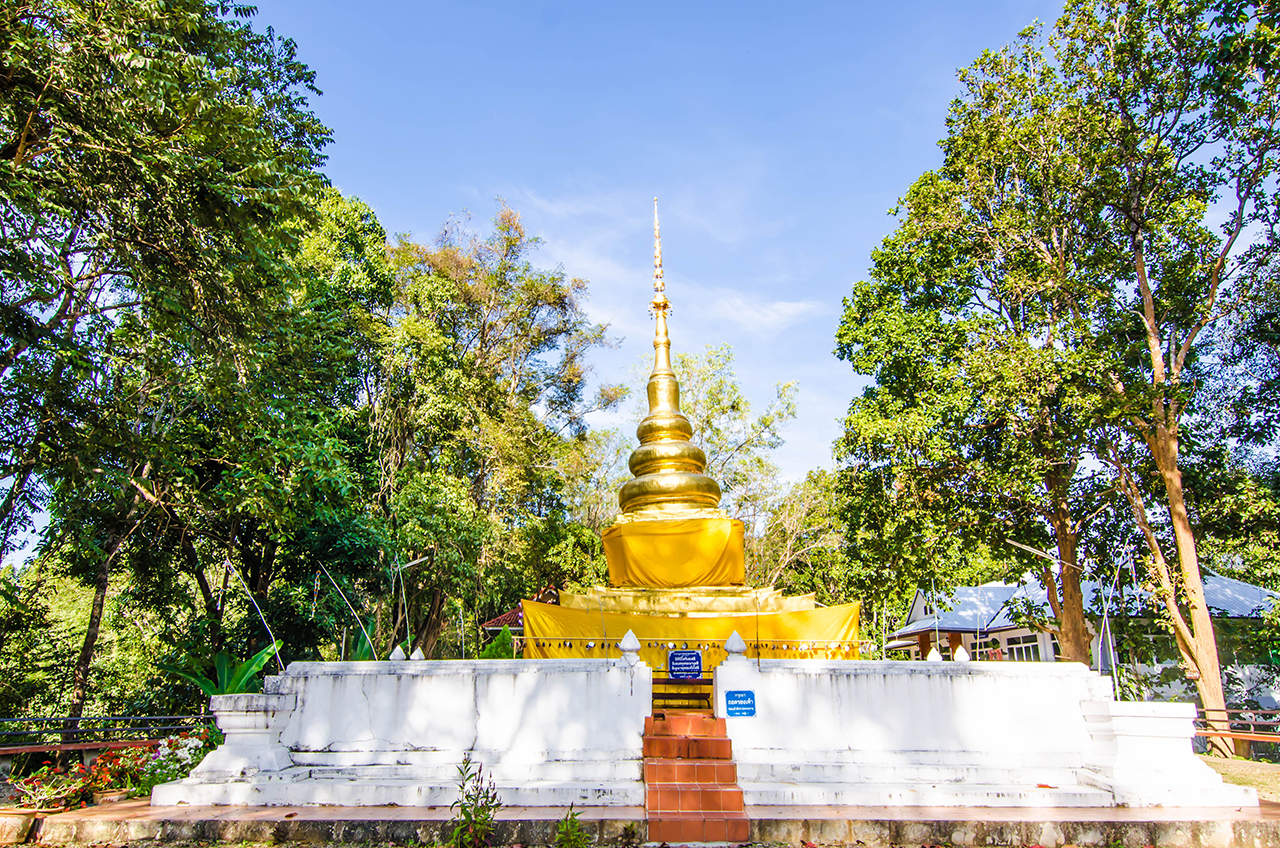 วัดพระธาตุจอมแจ้ง_1